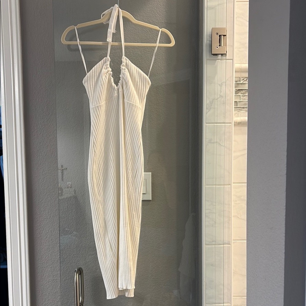 Like New! Zara White Ribbed Midi Dress